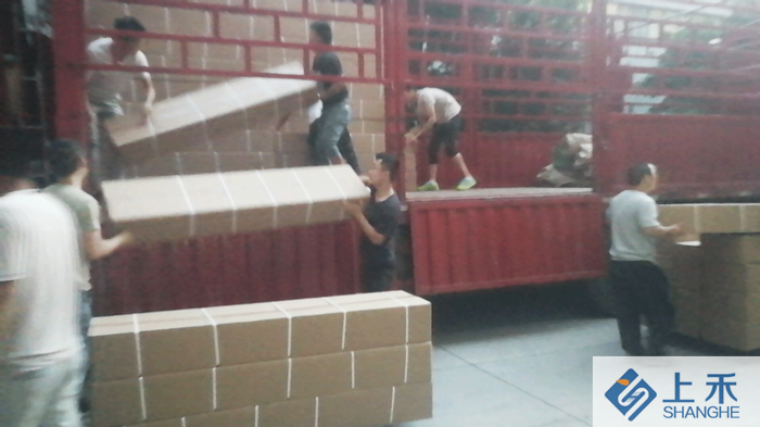 上禾智能投幣身高體重秤發(fā)貨現場(chǎng)